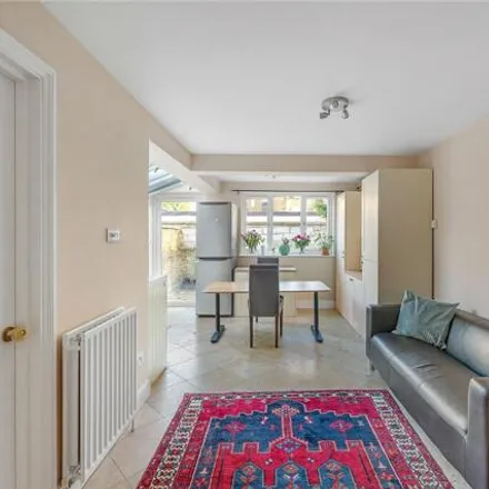 Image 7 - 68 Rylston Road, London, SW6 7HQ, United Kingdom - Apartment for sale