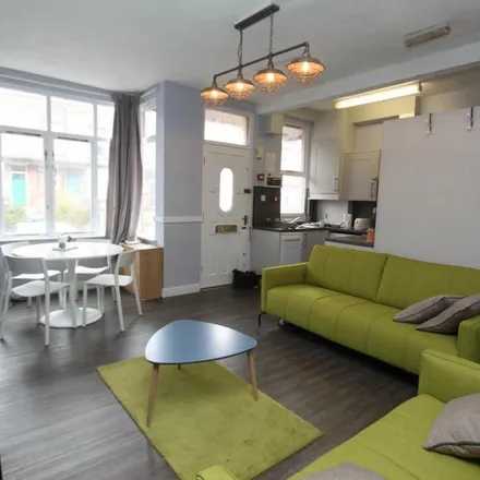Rent this 5 bed apartment on Talbot Terrace in Leeds, LS4 2RN