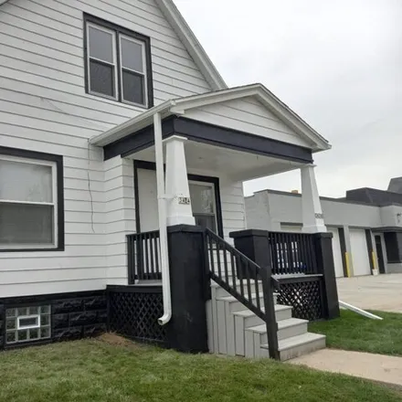 Buy this studio house on 3424 in 3424A North Holton Street, Milwaukee
