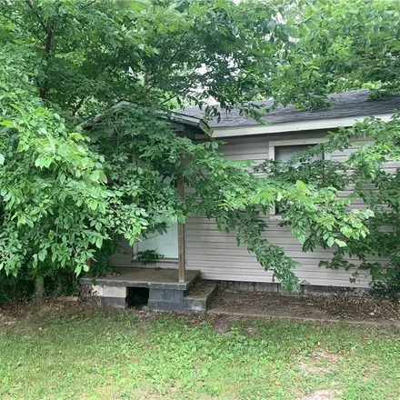 Buy this 2 bed house on Prairie in Southeast 8th Street, Bentonville