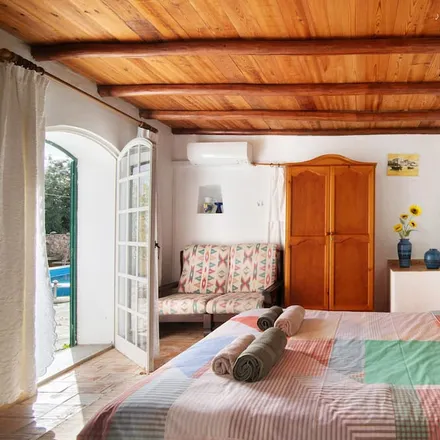 Rent this 4 bed house on 8100-033 Distrito de Évora