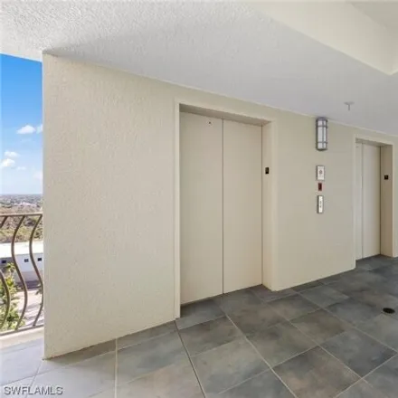 Image 3 - 3000 Oasis Grand Boulevard, Fort Myers, FL 33916, USA - Condo for sale