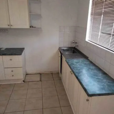 Image 5 - Van Der Leur Crescent, Nelson Mandela Bay Ward 31, Gqeberha, 6020, South Africa - Apartment for rent