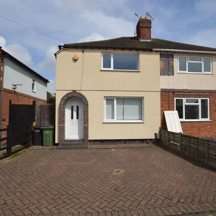 Rent this 3 bed duplex on Kingston Avenue in Wigston, LE18 1HW