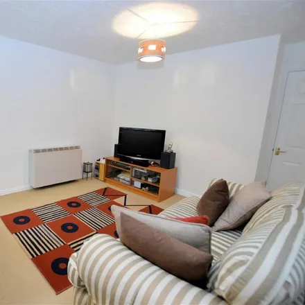 Image 5 - Woodland Grove, Ivy Chimneys, CM16 4NG, United Kingdom - Apartment for rent