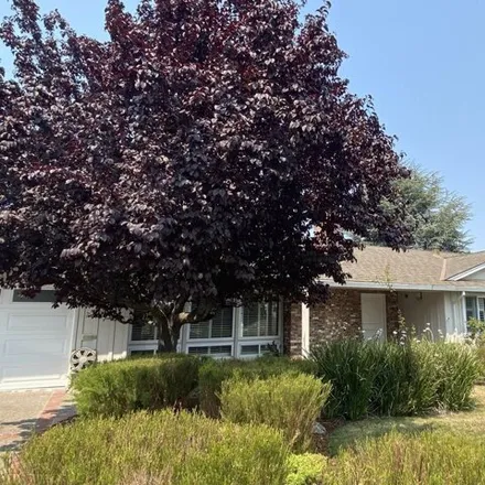Rent this 5 bed house on 3824 Kingridge Drive in Laurel, San Mateo