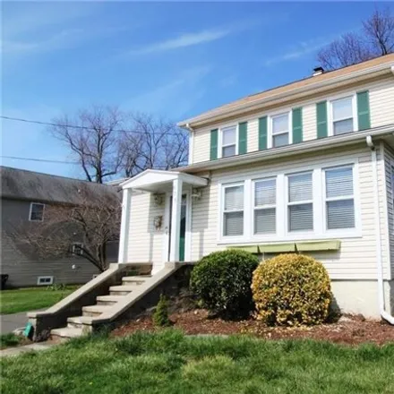 Rent this 3 bed house on 876 Riverside Drive in Fairfield, CT 06824