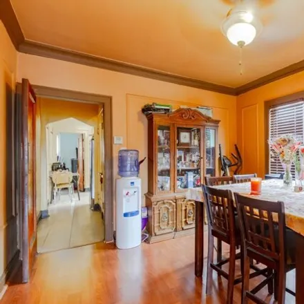 Image 9 - 10131 South Calumet Avenue, Chicago, IL 60628, USA - House for sale