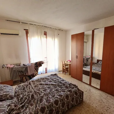 Image 2 - Via Poirino 24, 10134 Turin TO, Italy - Apartment for rent