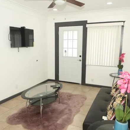 Image 5 - 1163 West 38th Street, Los Angeles, CA, USA unit #2 Los Angeles California - House for rent