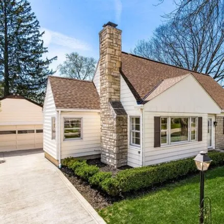 Image 2 - 2201 Ridgecliff Road, Upper Arlington, OH 43221, USA - House for sale