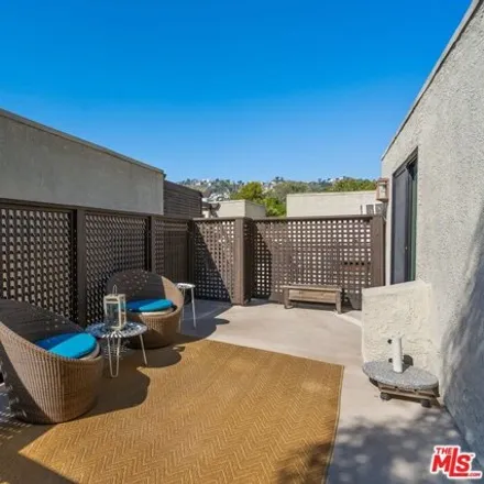 Image 8 - The Courtyards, 950 North Kings Road, West Hollywood, CA 90069, USA - Condo for sale