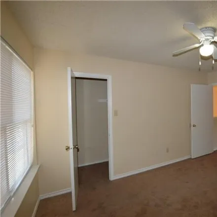 Image 9 - 2610 Gwendolyn Lane, Austin, TX 78748, USA - Apartment for rent