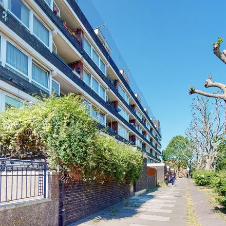 Rent this 3 bed apartment on John Ruskin Street in London, SE5 0XH