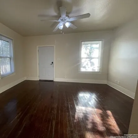 Image 3 - 875 Indianola Street, San Antonio, TX 78210, USA - Apartment for rent