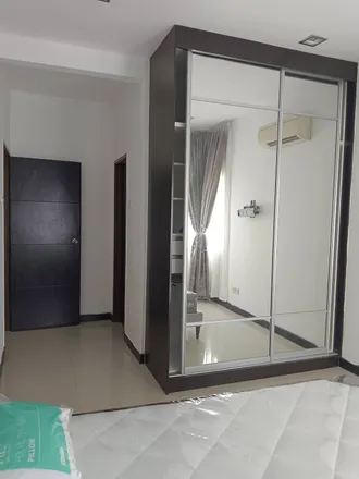 Rent this 3 bed apartment on unnamed road in Bandar Puchong Utama, 47150 Subang Jaya