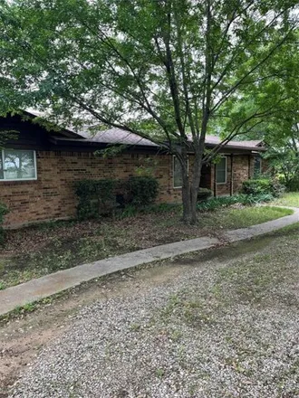 Rent this 3 bed house on Ike Byrom Road in Krugerville, Denton County