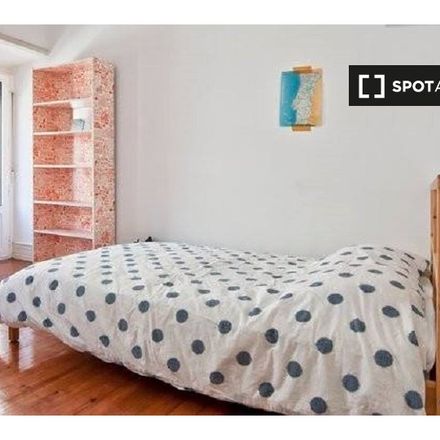 Rent this 6 bed room on Natália in Rua Oliveira Martins, Lisbon