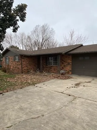 Rent this 3 bed house on 3904 Clark Avenue in Springdale, AR 72762