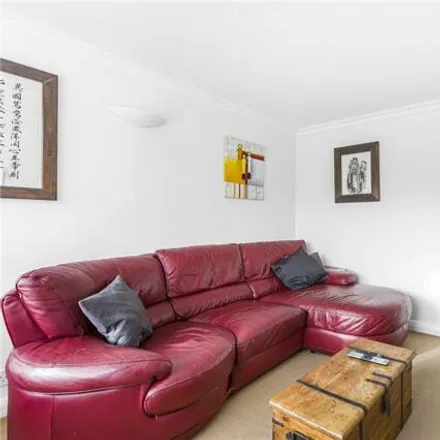 Image 4 - Ridgewood Drive, Harpenden, AL5 3NL, United Kingdom - House for sale