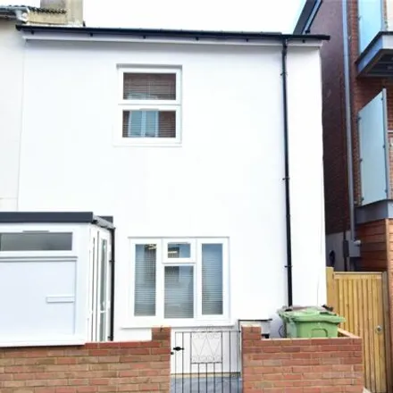 Rent this 2 bed house on Belgrave Road in Royal Tunbridge Wells, TN1 2FP