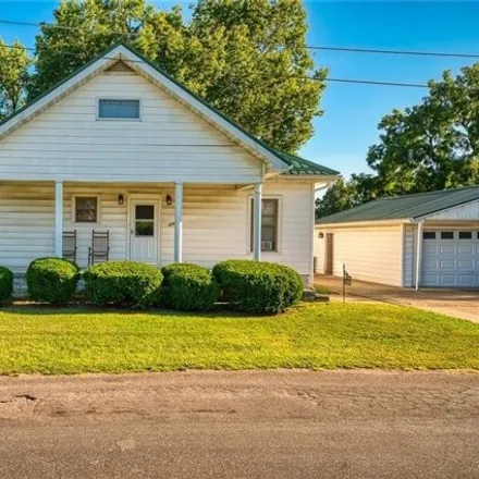 Buy this 4 bed house on 224 Ann Street in Paris, IL 61944