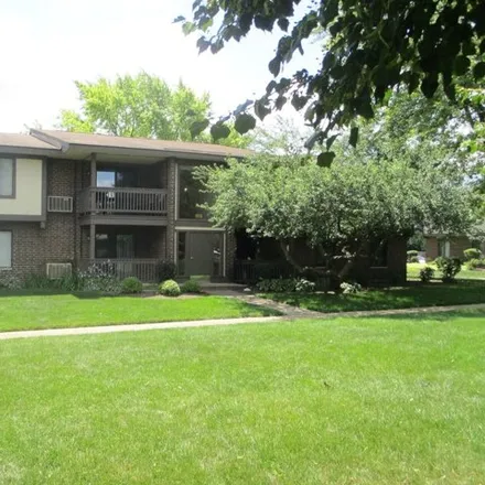 Rent this 2 bed condo on 624 Somerset Lane in Crystal Lake, IL 60014
