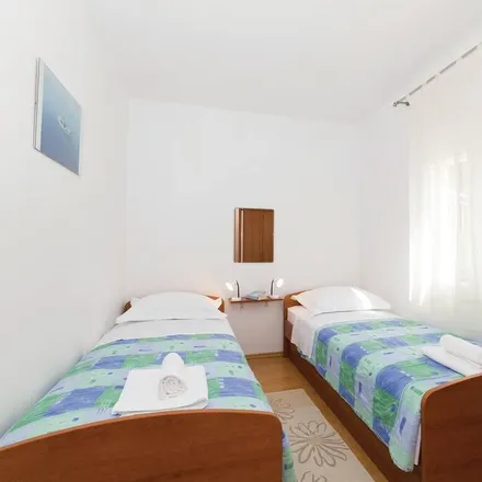 Image 3 - 21226 Vinišće, Croatia - Apartment for rent