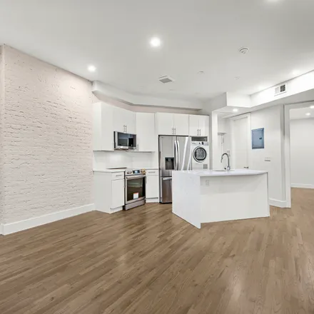 Rent this 3 bed apartment on 220 East 95th Street in New York, NY 10128