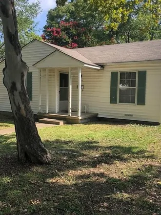 Buy this 2 bed house on 1009 North 23 1/2 Street in Corsicana, TX 75110