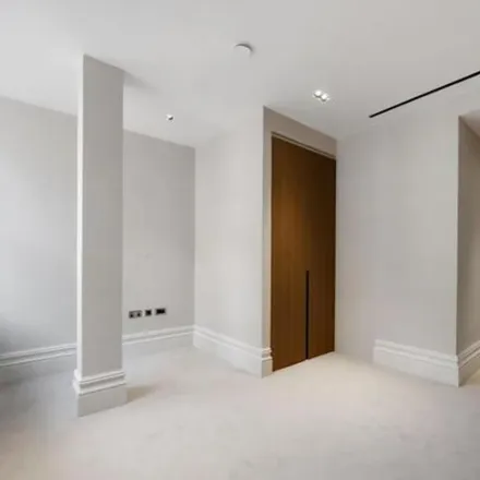 Image 7 - 127 Kensington High Street, London, W8 5SF, United Kingdom - Apartment for rent