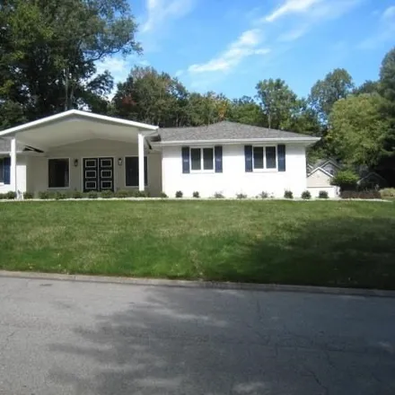 Buy this 5 bed house on 990 Handlebar Road in Mishawaka, IN 46544