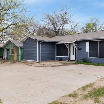 Image 2 - 5045 Mccart Ave, Fort Worth, Texas, 76115 - House for sale