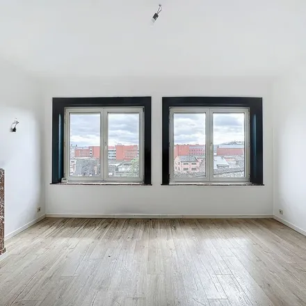 Rent this 2 bed apartment on Rue de Coquelet 28 in 5000 Namur, Belgium