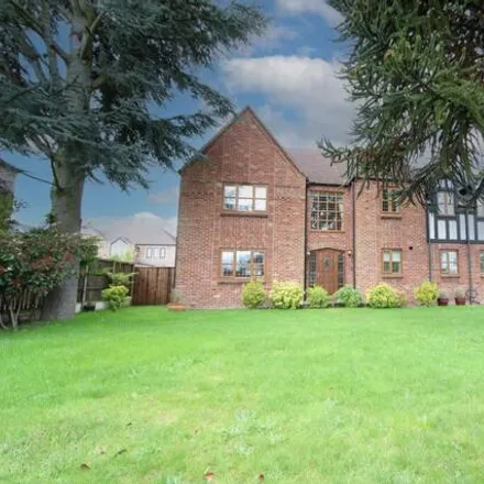 Rent this 5 bed house on High Grove in Doncaster, DN4 6LU
