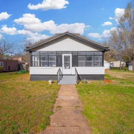 Buy this 2 bed house on 137 South Wichita Street in Haven, Reno County