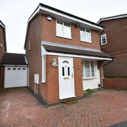 Rent this 3 bed house on unnamed road in Luton, LU2 8SU