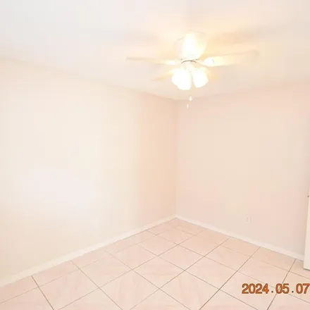 Rent this 3 bed apartment on 781 27th Avenue North in Saint Petersburg, FL 33704