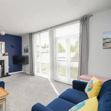Buy this 4 bed townhouse on Alexandra Gardens in Sheffield, S11 9DQ
