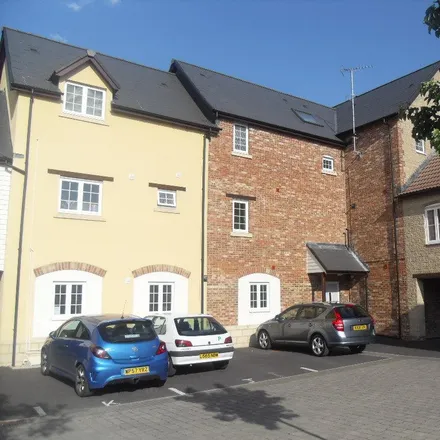 Rent this 2 bed apartment on Maybold Crescent in Swindon, SN25 1RB