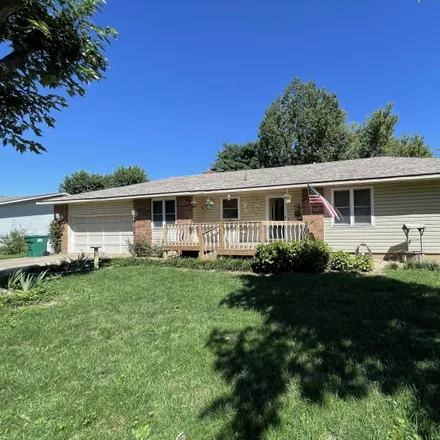 Buy this 3 bed house on 1102 Sunset Drive in Mountain Grove, MO 65711