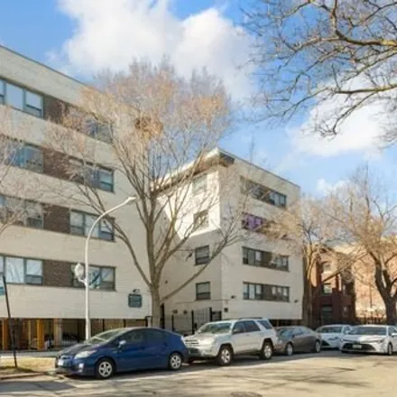 Rent this 2 bed apartment on 1631 West Jonquil Terrace in Chicago, IL 60626