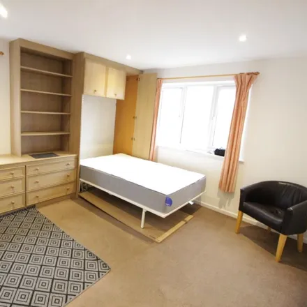 Image 3 - Nuthatch Gardens, London, SE28 0DB, United Kingdom - Apartment for rent