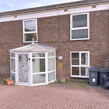 Rent this 4 bed townhouse on Benmore Avenue in Attwood Green, B5 7XR