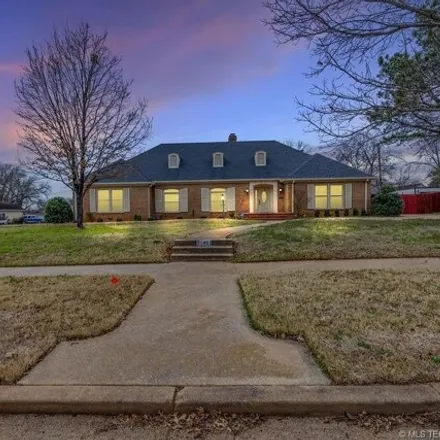 Buy this 4 bed house on 427 8th Avenue Northwest in Ardmore, OK 73401