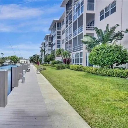 Image 2 - 3355 Southeast 15th Street, Lauderdale-by-the-Sea, Broward County, FL 33062, USA - Condo for sale