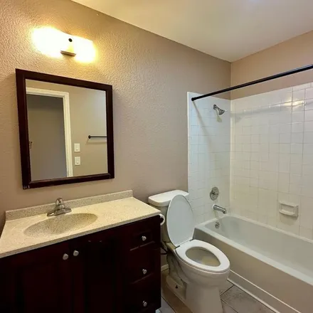 Image 2 - 819 Brookside Pass, Cedar Park, TX 78613, USA - Apartment for rent
