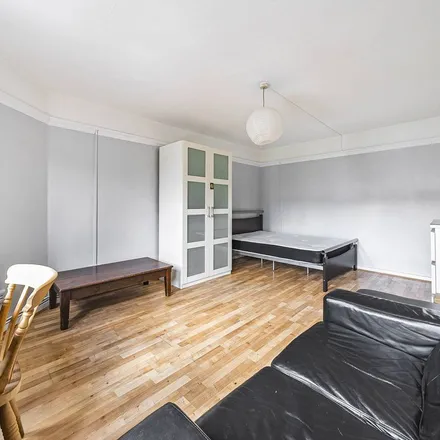 Rent this 3 bed apartment on 5 New Park Road in London, SW2 4UL