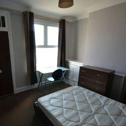 Rent this 3 bed apartment on Clarendon Street in Leicester, LE2 7FG