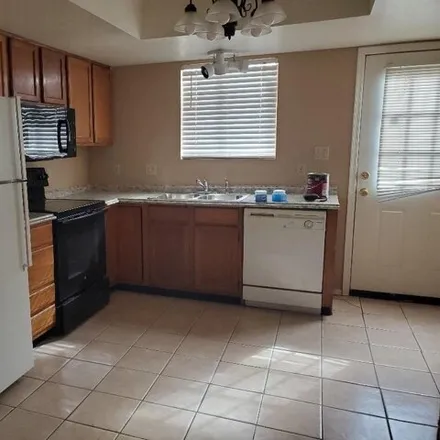 Image 4 - North Pueblo Drive, Casa Grande, AZ 85122, USA - Apartment for rent